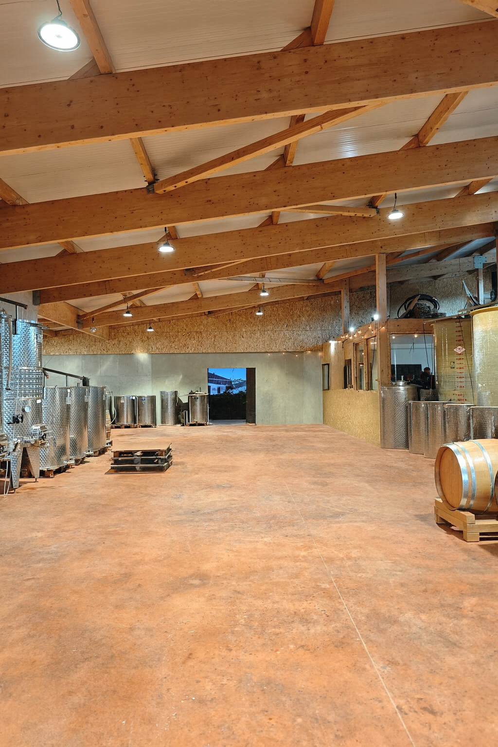 Un chai viticole entre nature et matière : la signature Nürban