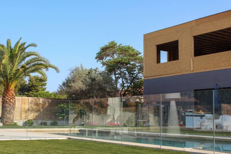 Surélévations de Maison en Ossature Bois : Agrandissez Votre Habitat Écologiquement à Nîmes