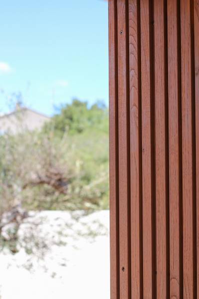 Profitez de la chaleur et du charme du bois en aménageant votre jardin avec des solutions naturelles à Sète
